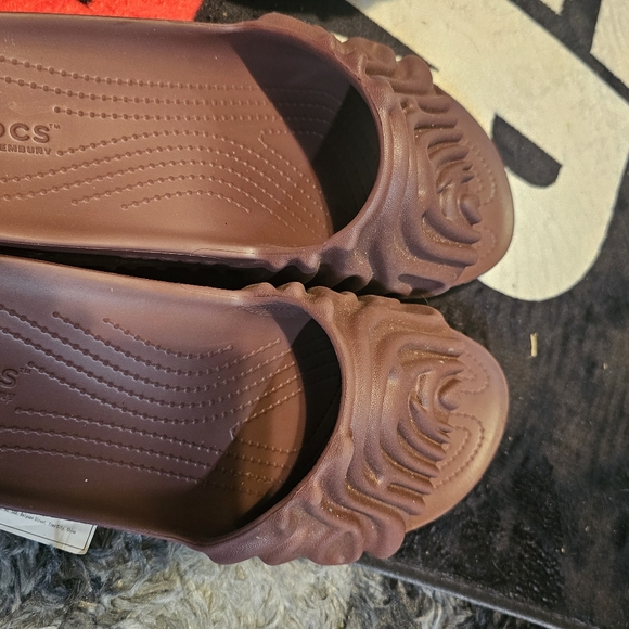 Salehe Bembury slides - Picture 4 of 6